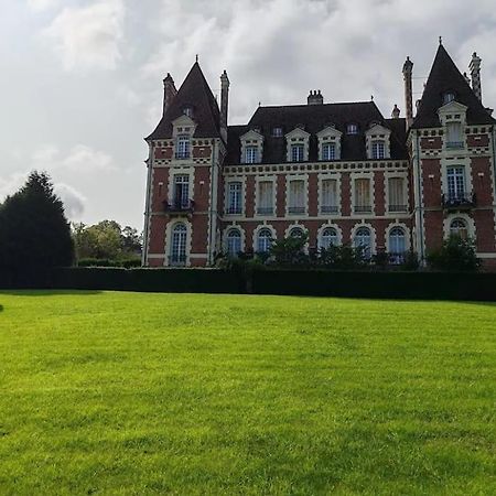 Un Appartement Dans Un Chateau Deauville Esterno foto
